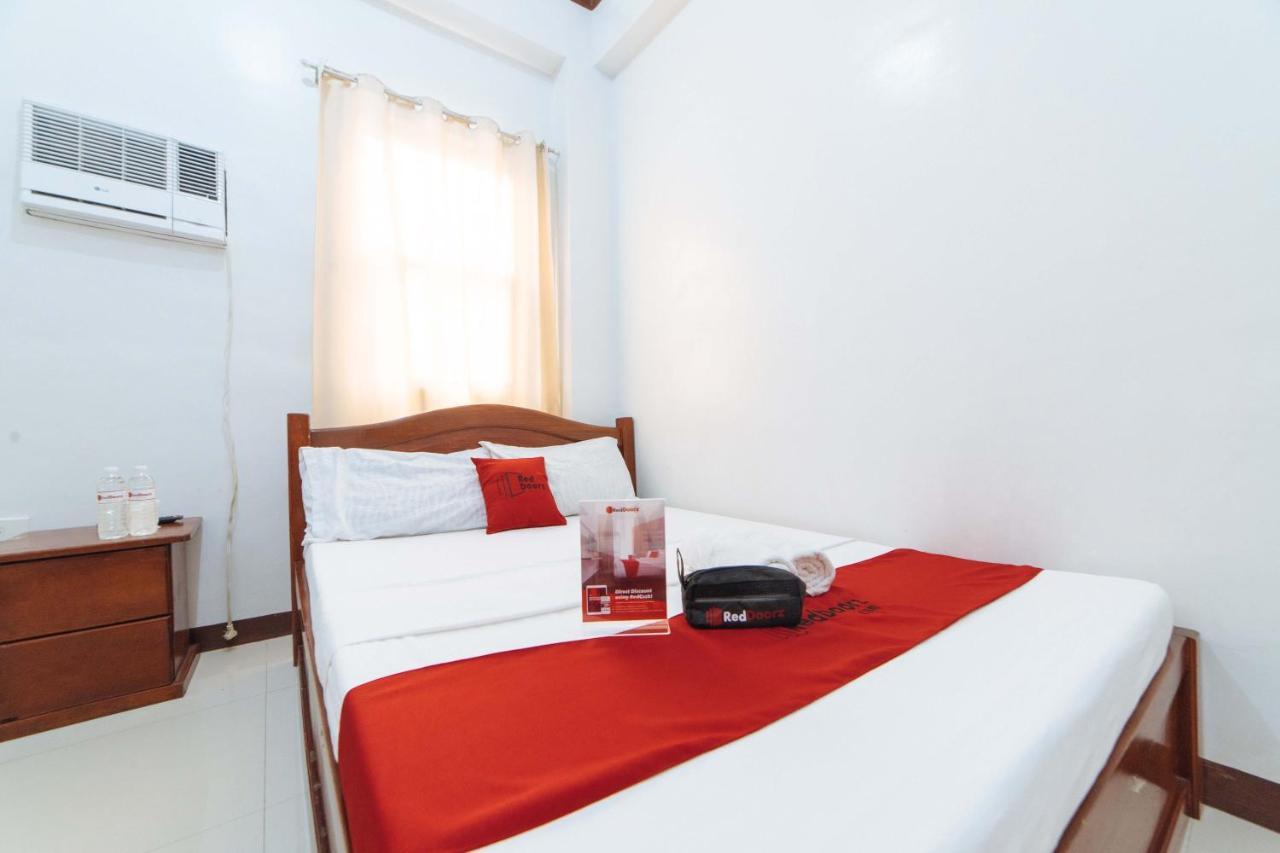 RedDoorz @ D Maagma Street Hotel Kalibo Buitenkant foto